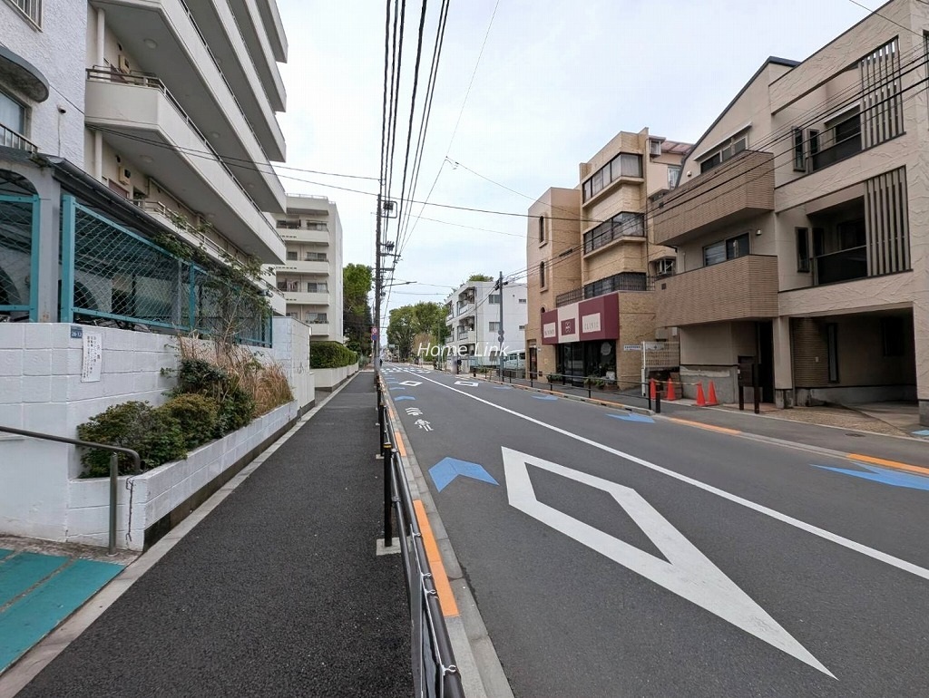 ときわ台サンハイツ　北東側 前面道路歩道